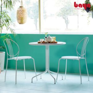 Ghe an mau trang va ban royale nho gon